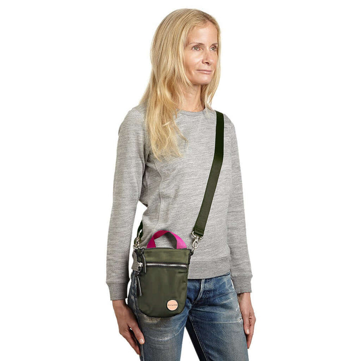 shortyLOVE - Shorthand - Phone Crossbody Bag