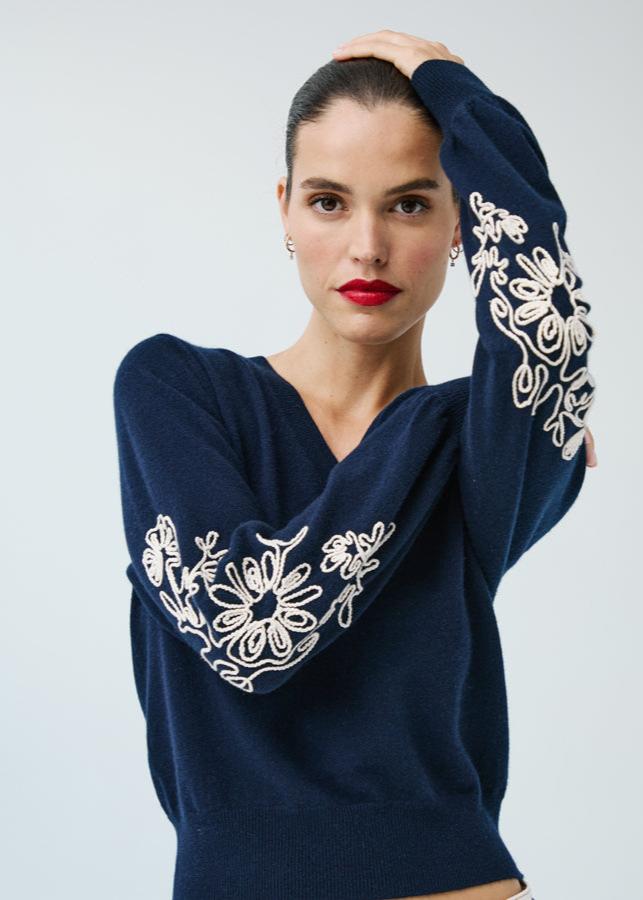 Autumn Cashmere Puff Sleeve V Neck with Embroidery